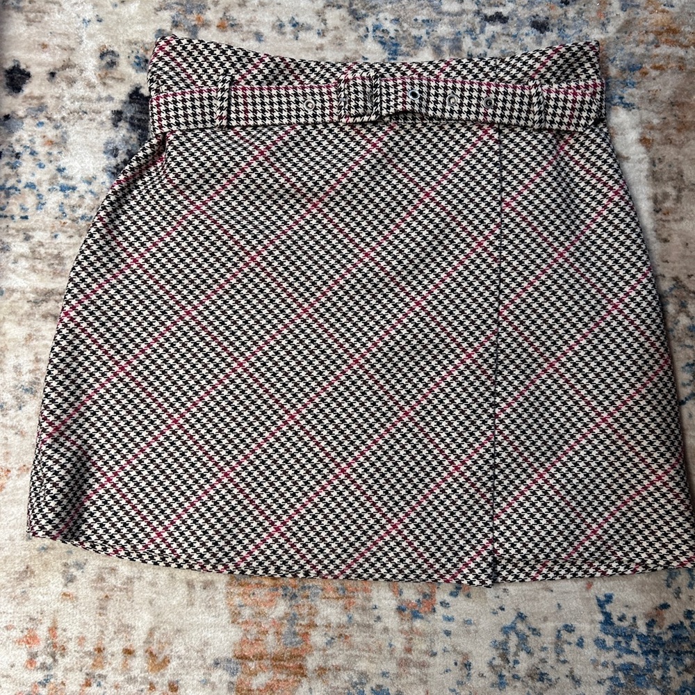 H&M Black and Pink Plaid Mini Skirt - Picture 1 of 8
